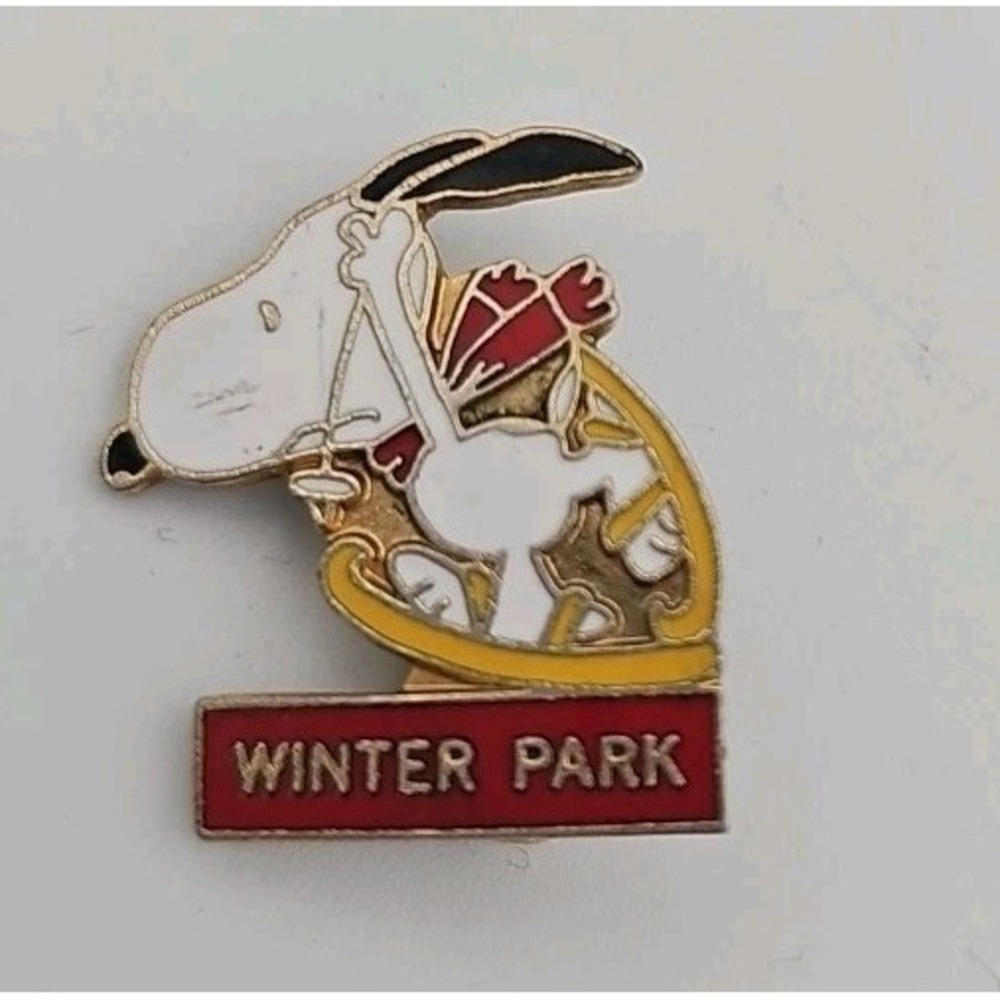 Vintage 1965 Snoopy Winter Park Skiing Enamel Pin Peanuts Aviva Taiwan